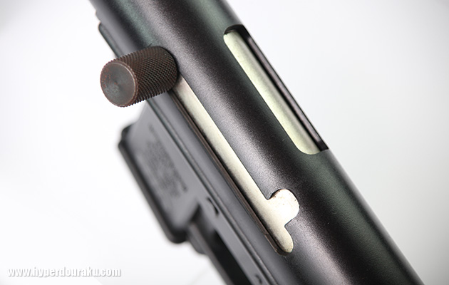 コッキングハンドル