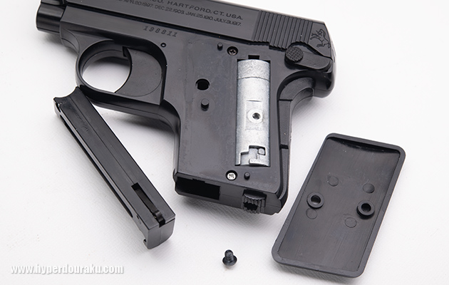 グリップパネルを取り外す