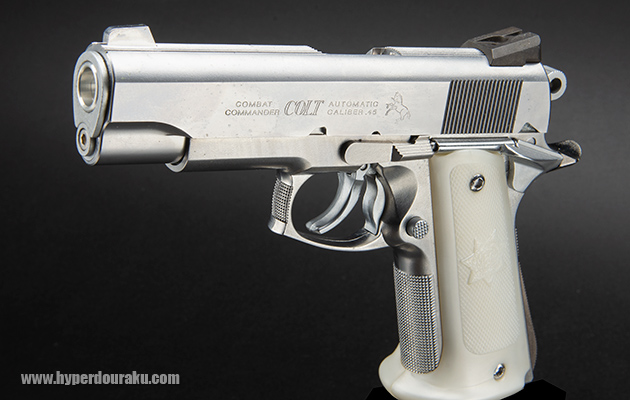 ステンレスシルバー