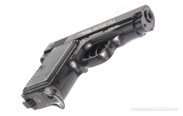 フレームはモナカ構造